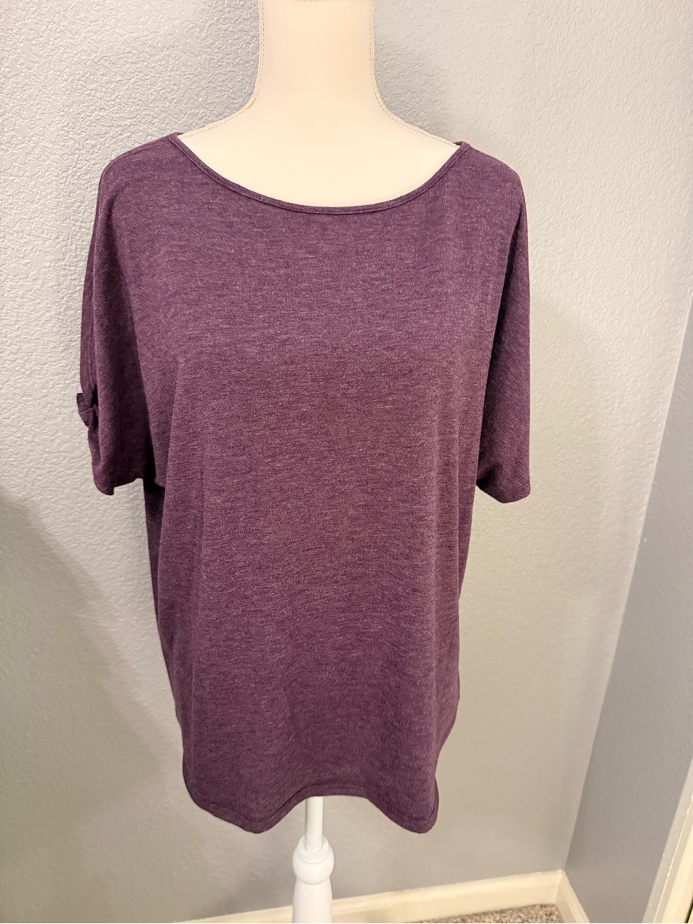 Colette Scoopneck Tee with Cold Shoulder Detail in Heather Plum